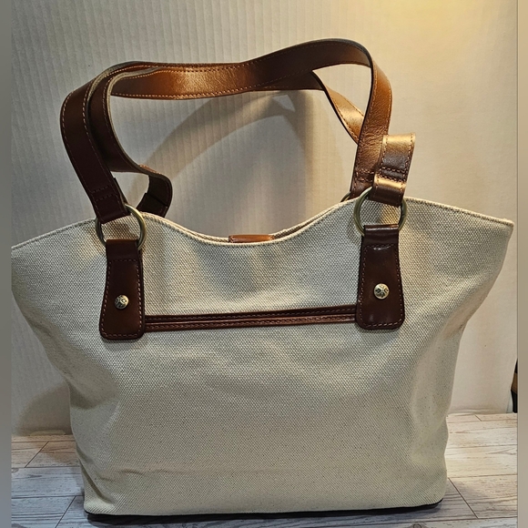 Patricia Nash Rhea Tote with Mini Cassini Wristlet Hangoff - Picture 9 of 13